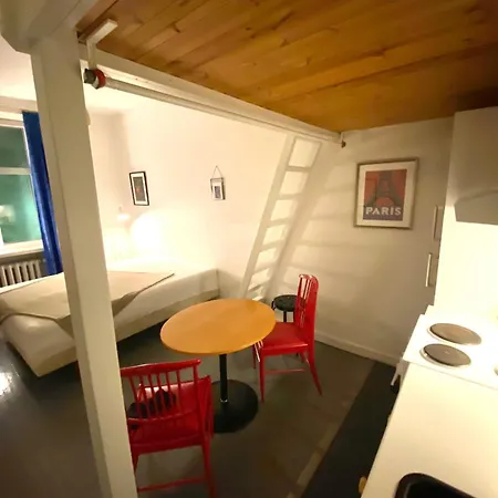 In The Historic Building Punavuori Apartment