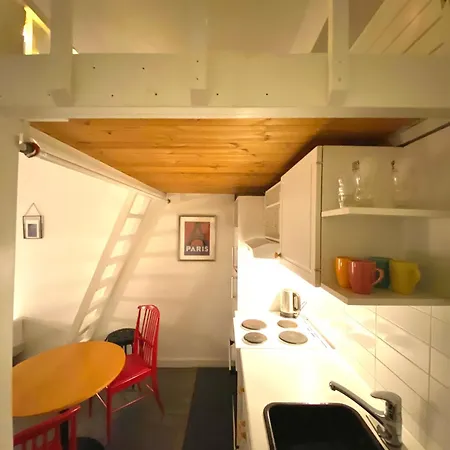 In The Historic Building Punavuori 헬싱키